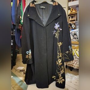 Vintage Womens Trilogi Wool Blend Embroidered Flowers And Vines Long Trench Coat